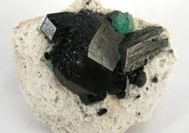 Fluorite-Foitite-Schorl-k-117a